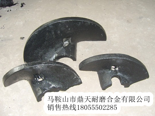 洛建瀝青攤鋪機配件，包括葉片、瓦蓋、熨平板低價(jià)供應